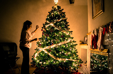 Licht aus, Ressourcen an: Tipps für die Nutzung und Entsorgung von Weihnachtsbeleuchtung